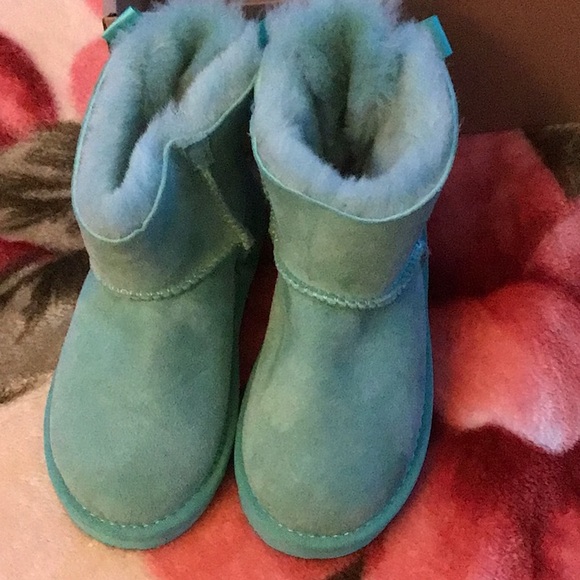 Little Girl Ugg Boots - Picture 4 of 4